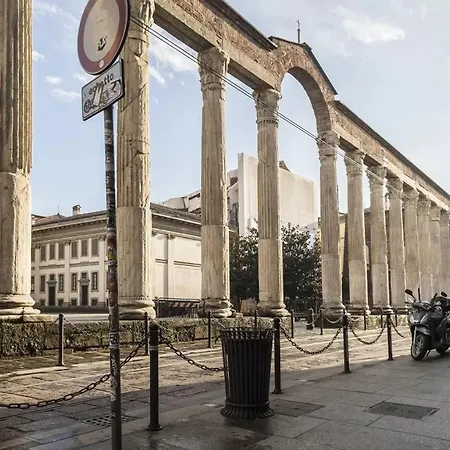Porta Ticinese 24 Milán