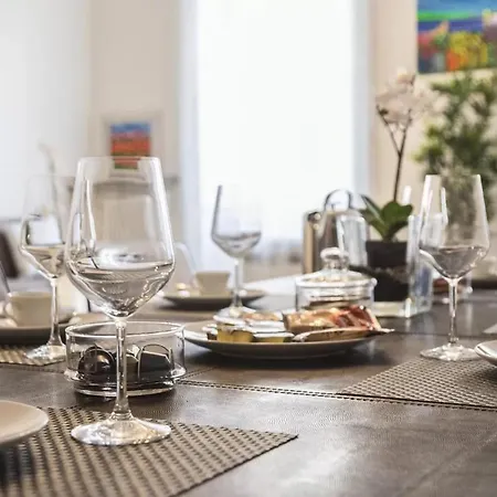 Apartment Porta Ticinese 24 *